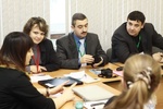 Дискуссия во время перерыва в работе Съезда Российского союза молодых ученых