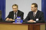 Члены Президиума Съезда молодых ученых России (слева направо): В.Н. Попов и Д.В. Иванов