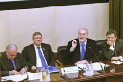 Президиум круглого стола: Валерий Черешнев, Александр Торшин, Юрий Солонин и Алексей Лихачев (слева направо)