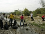 Участники акции "Чистые берега Нальчика"